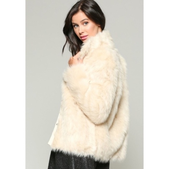 C+D+M Jackets & Blazers - Luxe Faux Fur Coat in Ivory